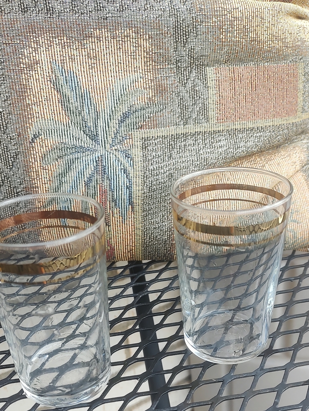 Clear Glasses/Gold Band - Set of 2 - Picture 4 of 6